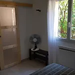 Rez De Jardin Avec Piscine Апартаменты