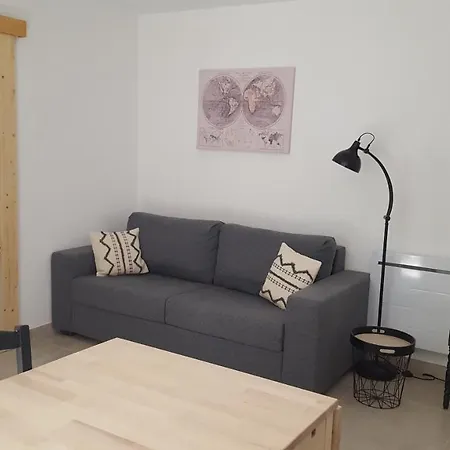Rez De Jardin Avec Piscine Апартаменты *